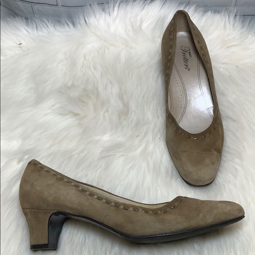 Trotters Suede Slip Ons Narrow Width Size 9.5